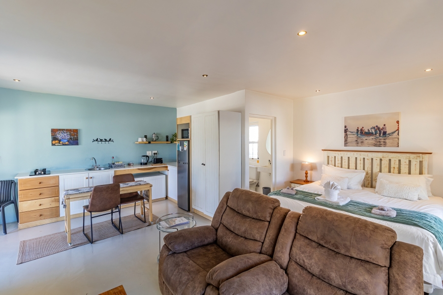 5 Bedroom Property for Sale in Bekbaai Western Cape